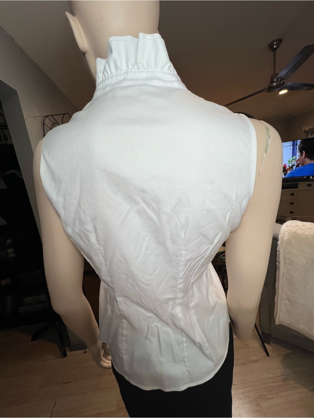 Brooks Brothers White Sleeveless Ruffled V-Neck Blouse - Picture 9 of 11